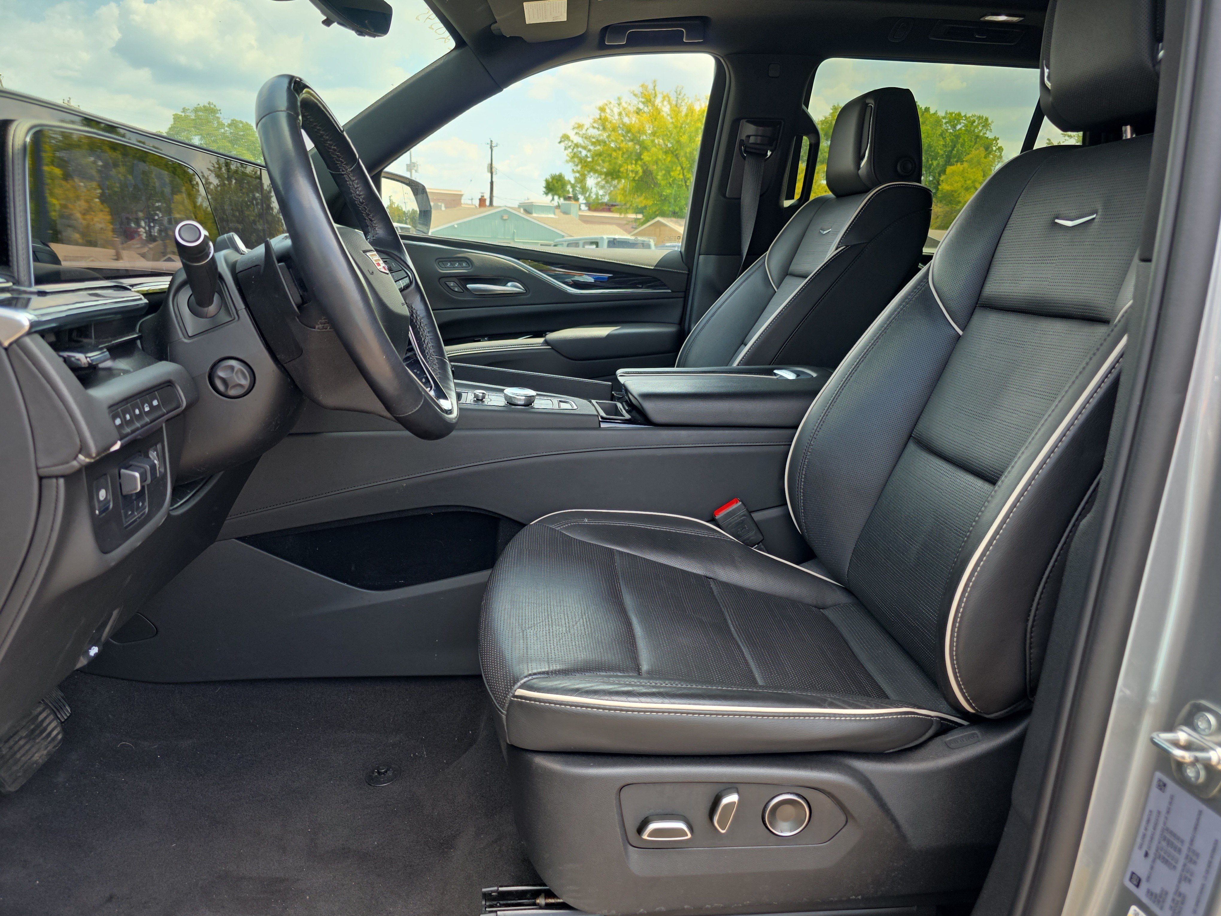 Used 2024 Cadillac Escalade Sport AWD/4WD image 10