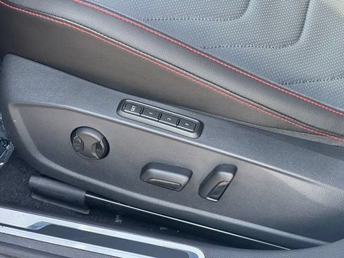 Used 2025 Volkswagen Jetta GLI Autobahn FWD image 28