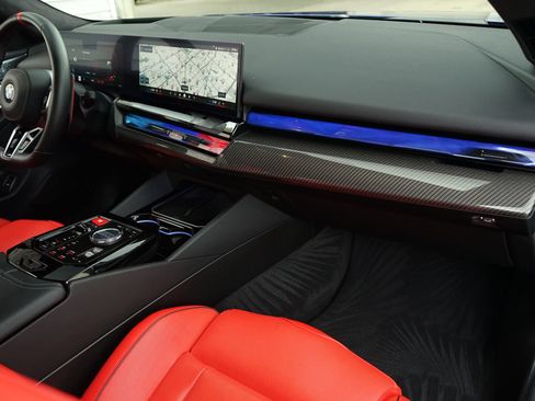 Used 2025 BMW M5 w/ Carbon Package AWD/4WD image 7