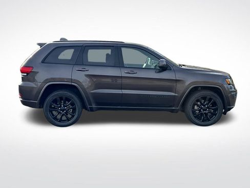 Used 2021 Jeep Grand Cherokee Laredo X image 8