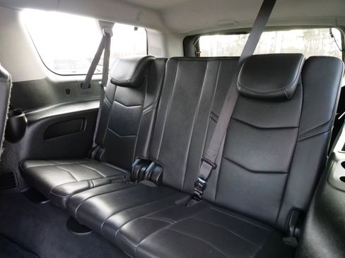 Used 2018 Cadillac Escalade ESV Premium Luxury image 15