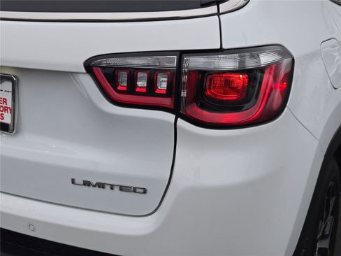 Certified 2024 Jeep Compass Limited image 13