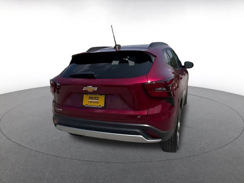 Used 2025 Chevrolet Trax LT w/ LT Convenience Package FWD image 15