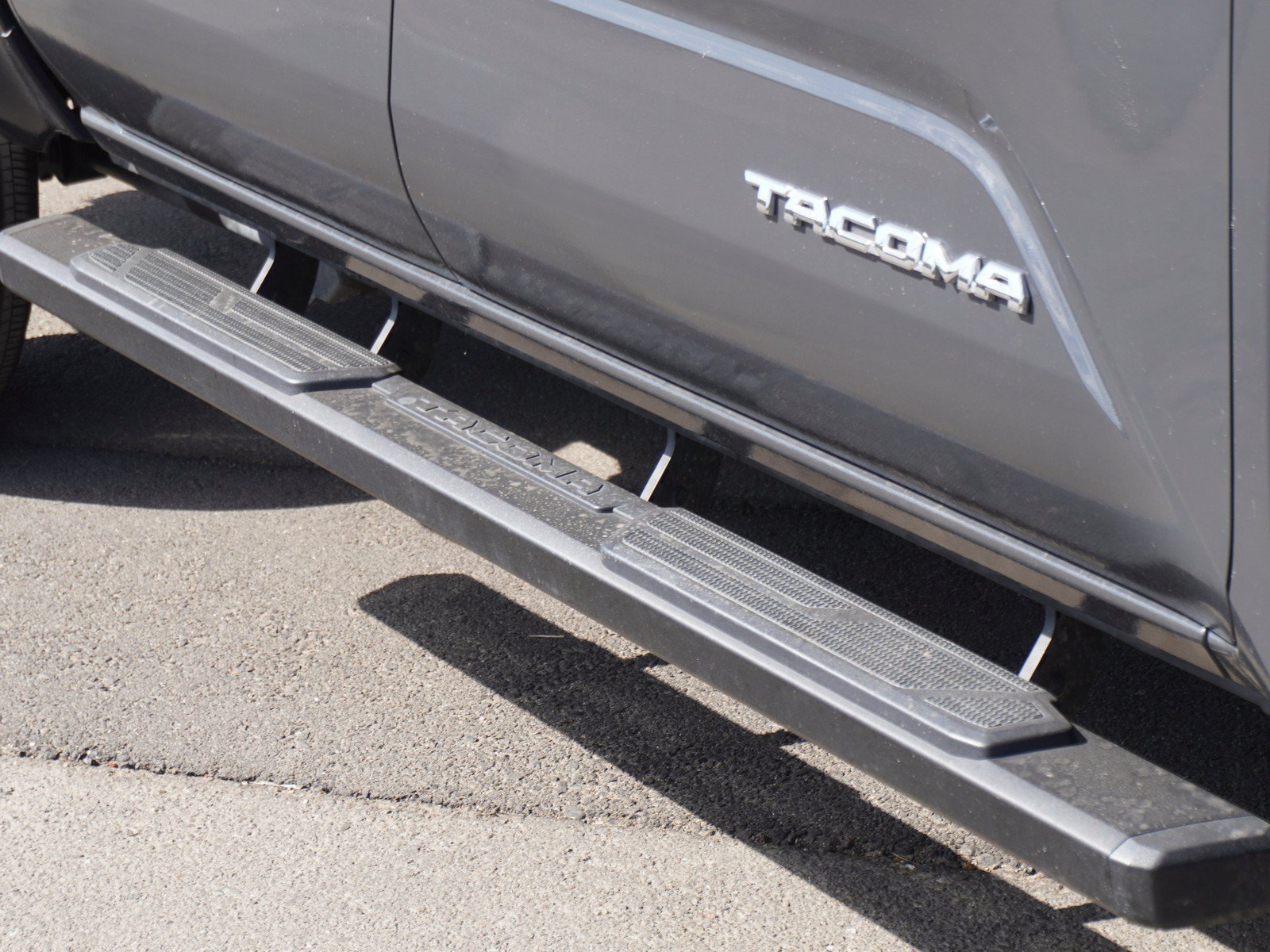 Used 2025 Toyota Tacoma SR5 AWD/4WD image 4