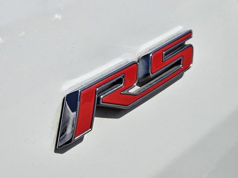 Used 2022 Chevrolet Traverse RS image 16