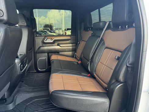 Used 2025 Chevrolet Silverado 3500 High Country w/ High Country Premium Package AWD/4WD image 26