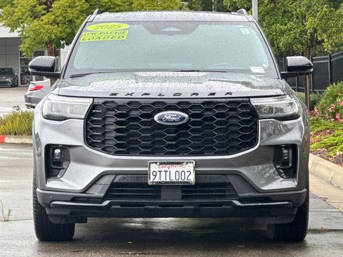 Used 2025 Ford Explorer ST-Line w/ Premium Package AWD/4WD image 9