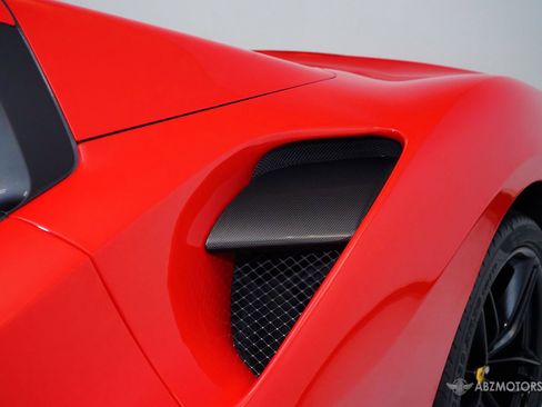 Used 2018 Ferrari 488 Spider RWD image 10