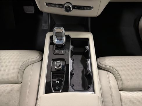 New 2026 Volvo XC90 T8 Ultra w/ Protection Package AWD/4WD image 21