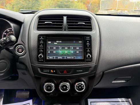 Used 2017 Mitsubishi Outlander Sport SE image 32