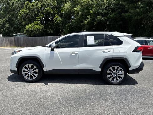 Used 2021 Toyota RAV4 XLE Premium FWD image 2