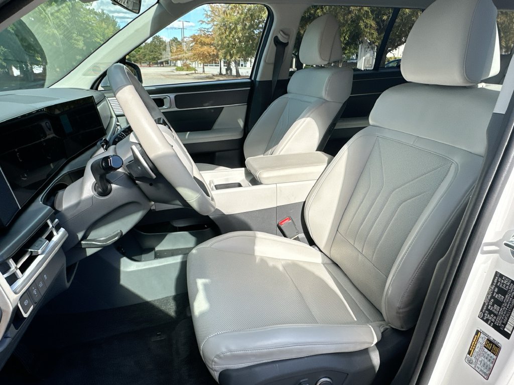 Used 2026 Hyundai Santa Fe SEL FWD image 8