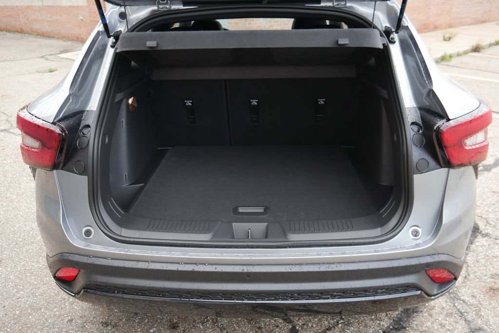 New 2026 Chevrolet Trax RS w/ Sunroof Package FWD image 7