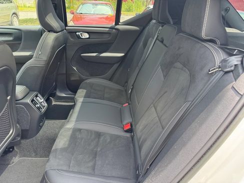 Certified 2023 Volvo XC40 Recharge Ultimate AWD/4WD image 9
