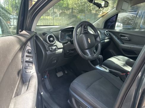 Used 2016 Chevrolet Trax LS FWD image 5
