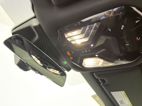 Used 2026 BMW 530i xDrive w/ Executive Package image 18