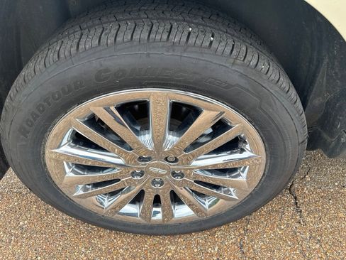 Used 2014 Lincoln MKX FWD w/ Equipment Group 102A image 10