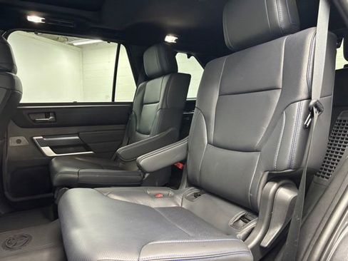 Used 2025 Toyota Sequoia Platinum AWD/4WD image 9