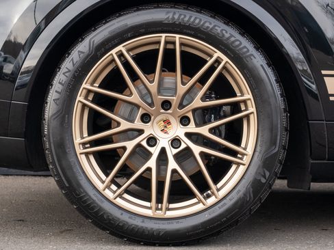 Certified 2025 Porsche Cayenne S image 14