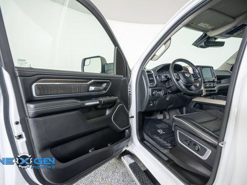 Used 2022 RAM 1500 Laramie AWD/4WD image 9