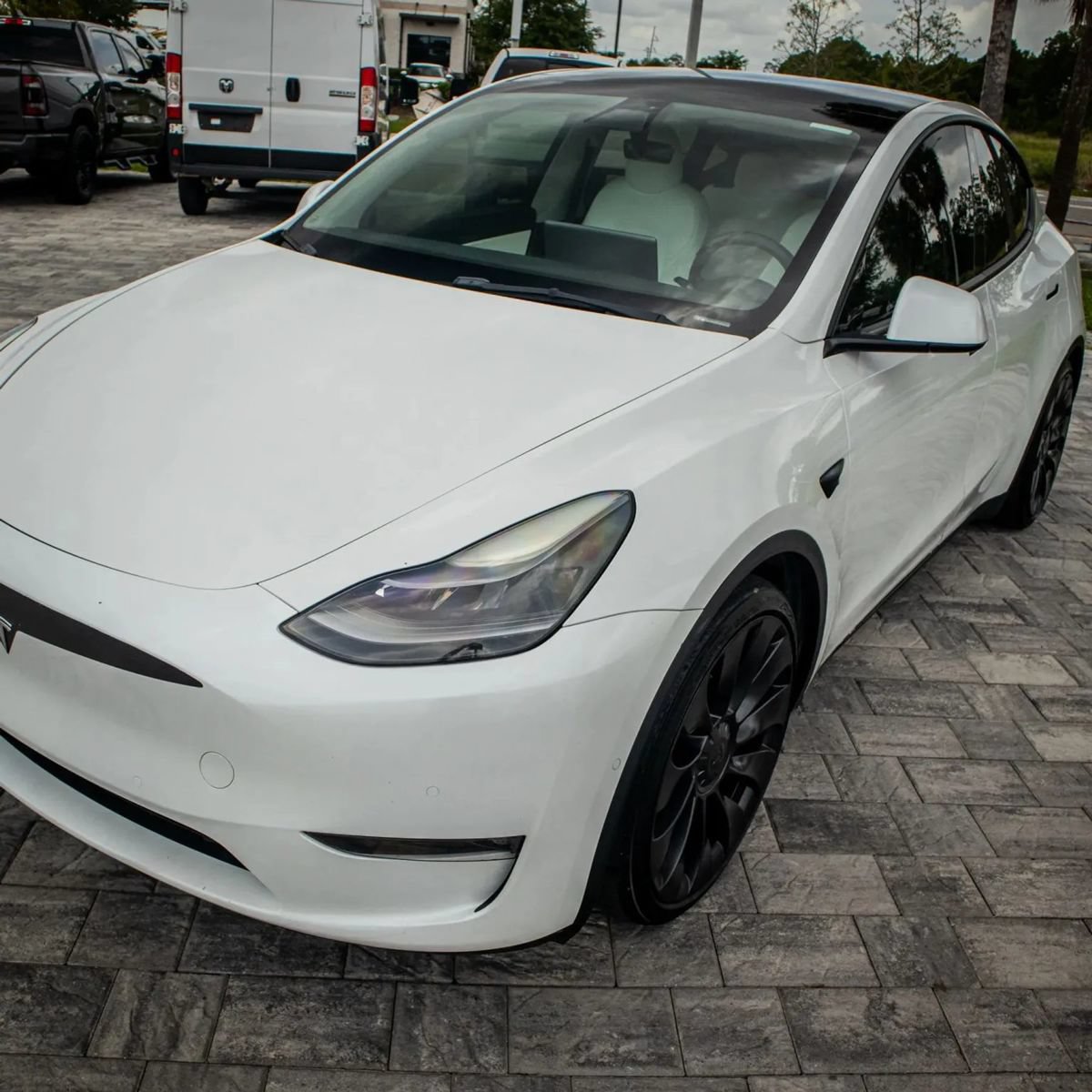 Used 2022 Tesla Model Y Performance AWD/4WD image 12