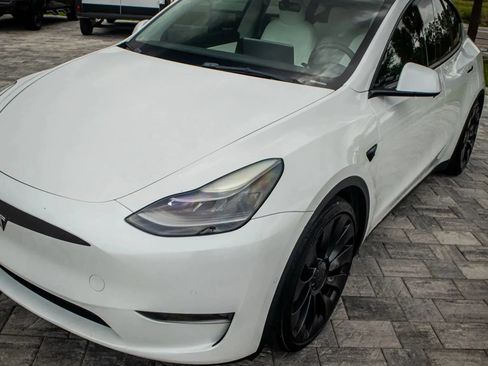 Used 2022 Tesla Model Y Performance AWD/4WD image 12