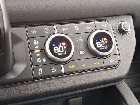 Used 2023 Land Rover Defender 110 X-Dynamic SE AWD/4WD image 20
