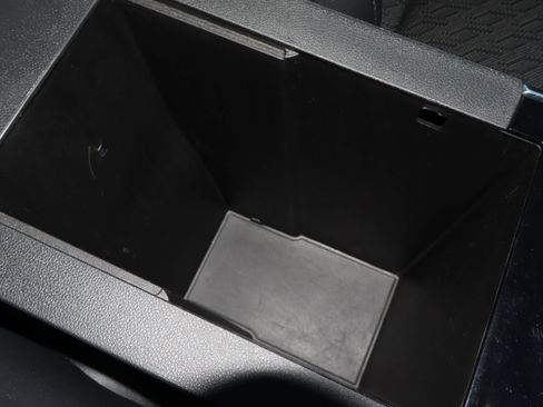 Used 2025 Chevrolet Equinox LT w/ Convenience Package II FWD image 24