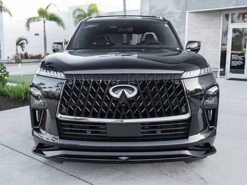 Certified 2026 INFINITI QX80 4WD w/ Sport Exterior Package image 5