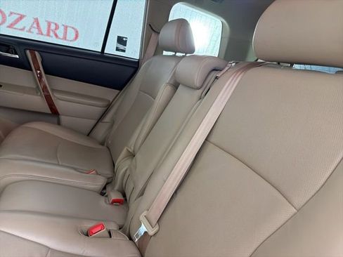 Used 2013 Toyota Highlander Limited FWD image 13
