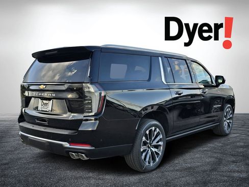 New 2026 Chevrolet Suburban High Country image 3