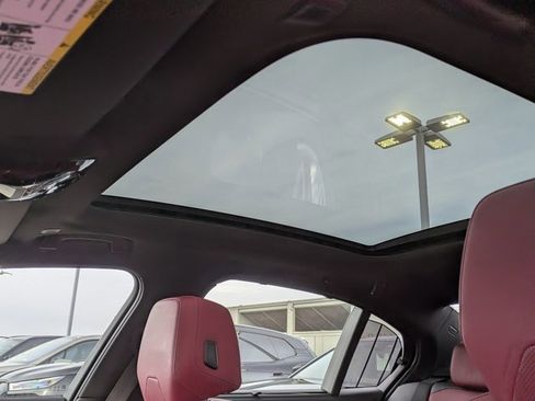 Used 2025 BMW i5 xDrive40 w/ Executive Package image 13