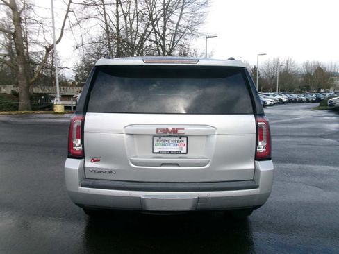 Used 2019 GMC Yukon SLT image 4