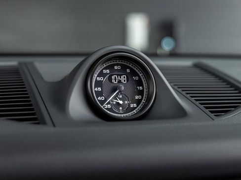 Certified 2025 Porsche Macan image 30