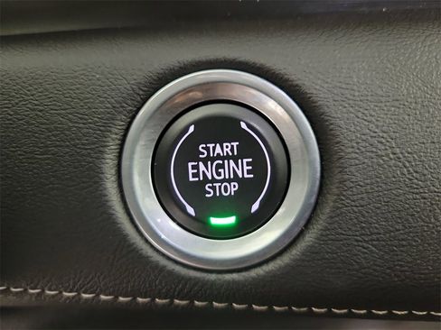 Certified 2022 Cadillac Escalade Premium Luxury w/ Performance Package image 31