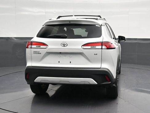 Used 2024 Toyota Corolla Cross LE w/ Moonroof Package FWD image 2