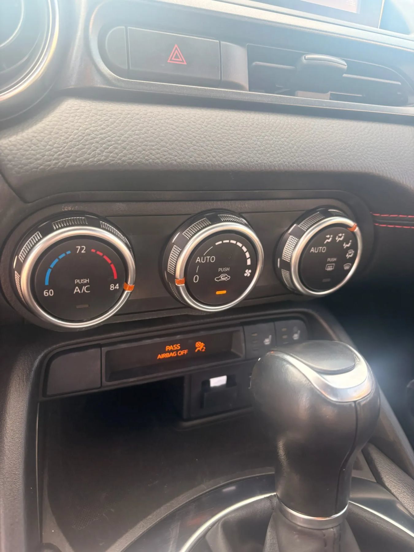 Used 2019 FIAT 124 Spider Abarth w/ Navigation & Sound Group RWD image 21