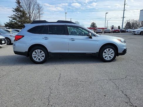 Used 2015 Subaru Outback 2.5i Premium image 10