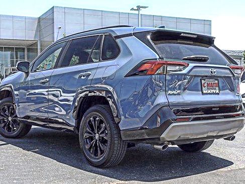 Used 2024 Toyota RAV4 SE AWD/4WD image 9