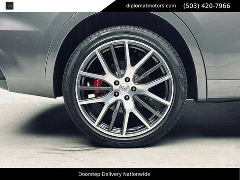 Used 2019 Maserati Levante GranSport AWD/4WD image 47