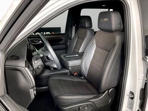 Certified 2023 Chevrolet Tahoe High Country AWD/4WD image 8
