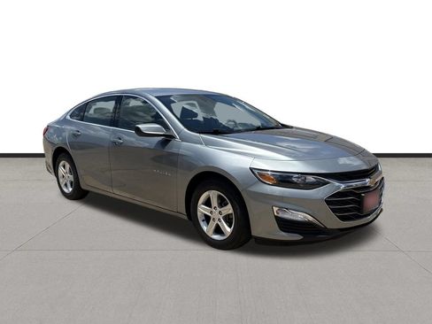 Used 2024 Chevrolet Malibu LS w/ Driver Confidence Package FWD image 3