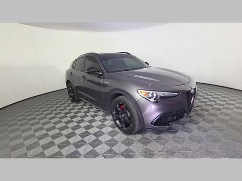 Used 2023 Alfa Romeo Stelvio Veloce AWD/4WD image 34