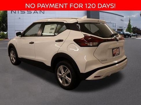 New 2025 Nissan Kicks Play S image 3