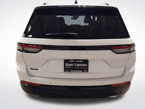 Used 2024 Jeep Grand Cherokee Altitude image 22