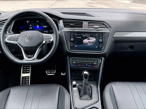 Used 2023 Volkswagen Tiguan SE R-Line image 15