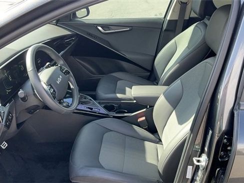 Used 2024 Kia Niro EX Touring image 24