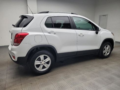 Used 2022 Chevrolet Trax LT w/ LT Convenience Package image 10