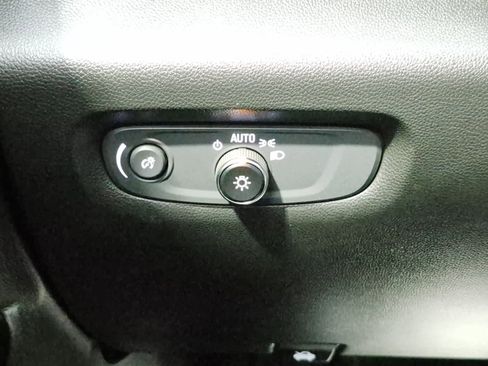 Used 2022 Chevrolet Traverse LT image 20