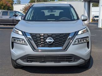 Used 2023 Nissan Rogue SV video 2